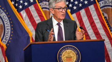 FED Kiên Định Giữ Lãi Suất: "Bàn Cờ" Toàn Cầu Đang Dịch Chuyển Hướng Nào Khi Mỹ Tăng Trưởng GDP Mạnh Mẽ?